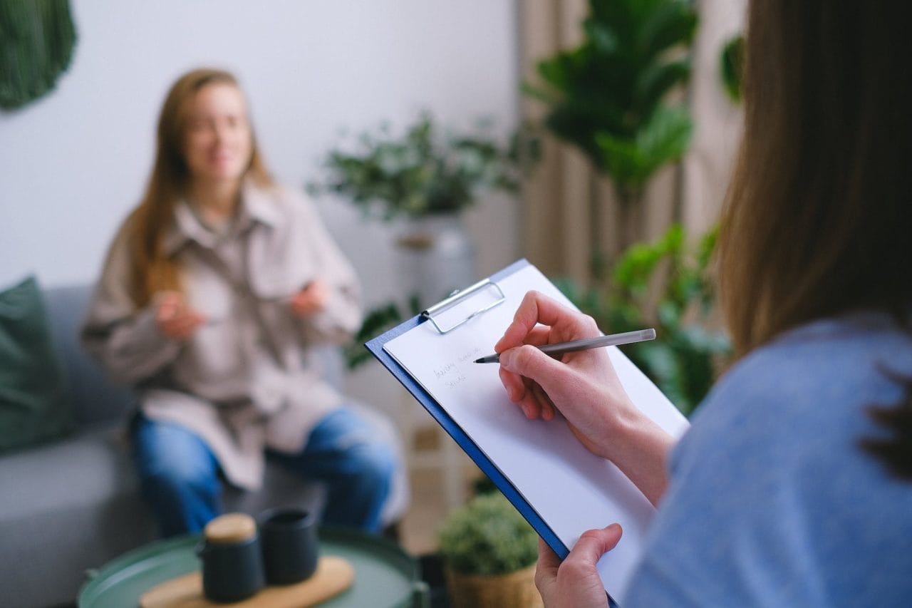 <title>Utilizing DMT in Mental Health Therapy</title>